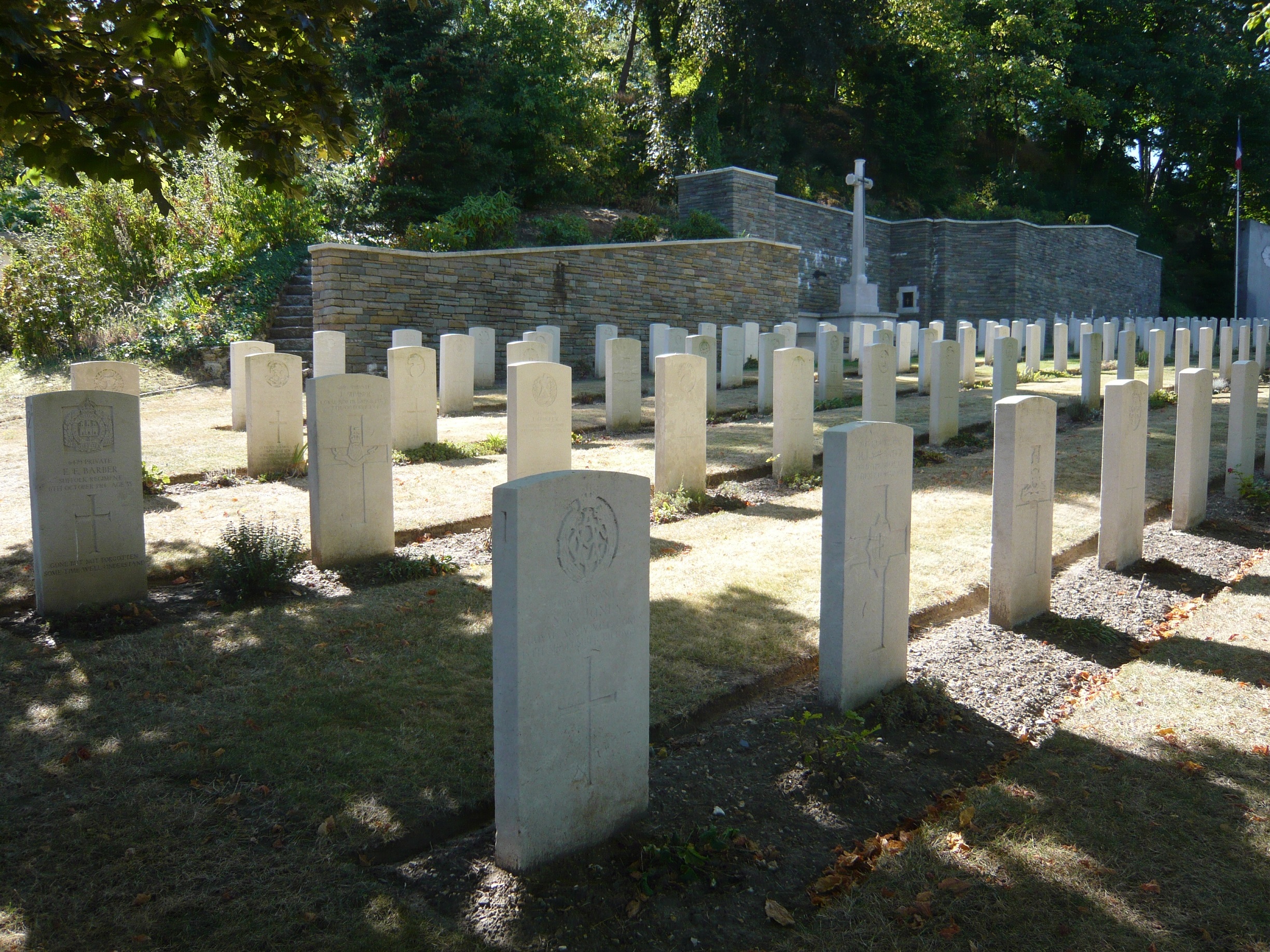 Les Gonards Cemetery, Versailles, France.  23.08.2009. - CWGC Plot -rsize<br>Ernest's Headstone is situated on the far left of the second row from the camera.<br />Photograph courtesy of Martin B., Great War Forum.