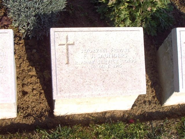 Fred's headstone in Lancashire Landing Cemetery.<br>Photograph courtesy of Eric Goosens